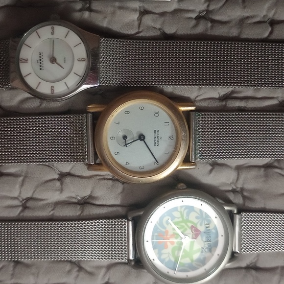 Lot of Watches - Picture 2 of 3